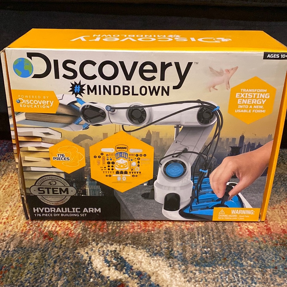 STEM build kit hydraulic arm